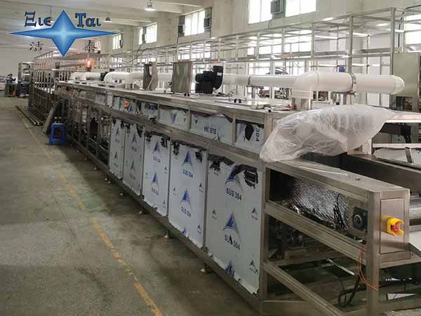 精密模具死角油污總洗不凈?20年非標定制大型超聲波清洗機,專治“洗不到” 精密模具死角油污總洗不凈?20年非標定制大型超聲波清洗機,專治“洗不到”